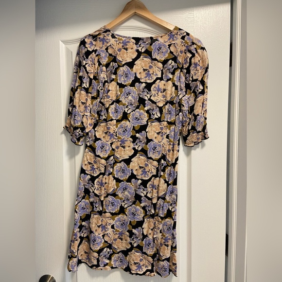 Vero Moda Women's 2/4 Sleeve Short Floral Dress Medium Multicolor Button Accents - Picture 1 of 2